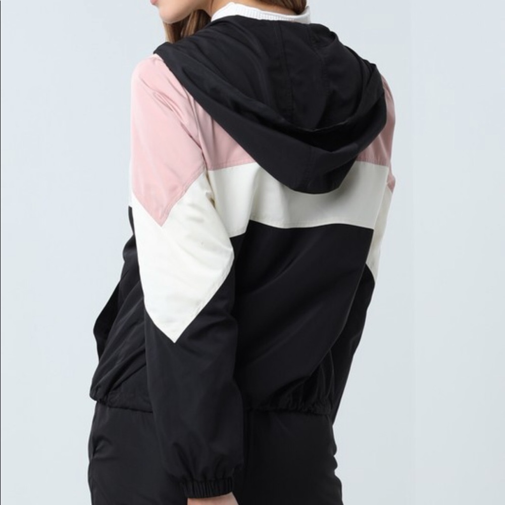 🆕 TIA Color Block Zip Hooded Windbreaker - Picture 6 of 8